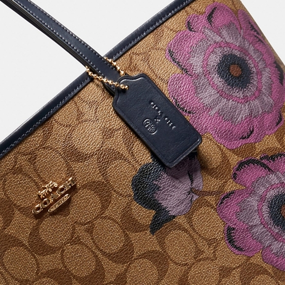 Coach City Tote In Signature Canvas With Kaffe Fassett Print - Picture 4 of 5